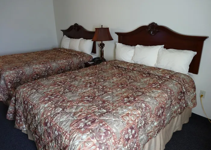 Fairgrounds Hotel 2*